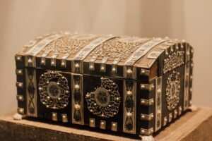Vintage Damascus Wooden Trinket Box Handcarved Inlaid Mother of Pearl Jewelry Storage 1970-2000