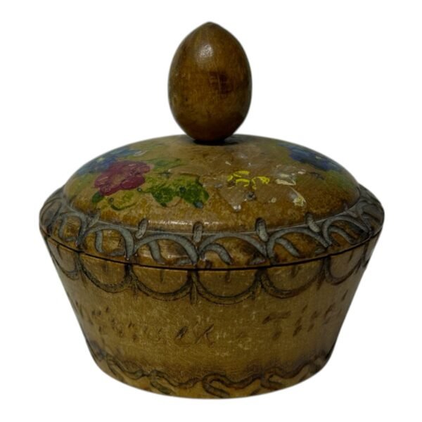 Wooden Box with Lid Decorated with Engraving and Floral Illustrations 2 Wooden Box with Lid Decorated with Engraving and Floral Illustrations