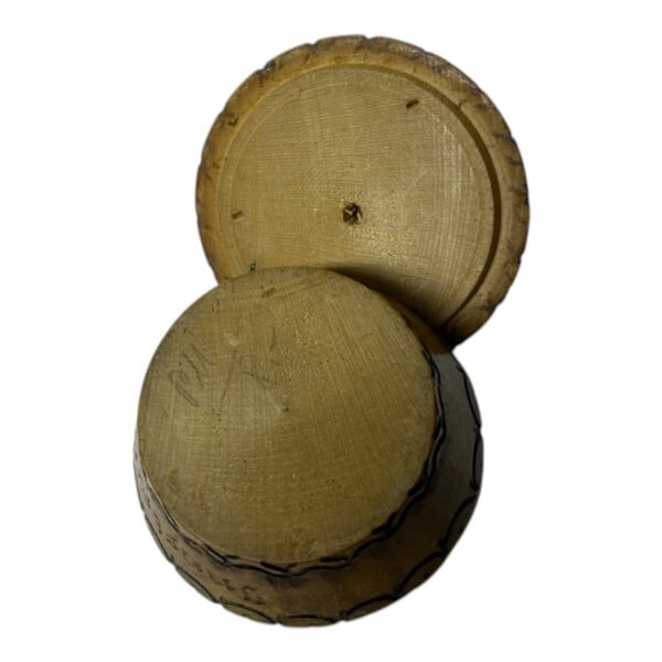 Wooden Box with Lid Decorated with Engraving and Floral Illustrations 5 Wooden Box with Lid Decorated with Engraving and Floral Illustrations